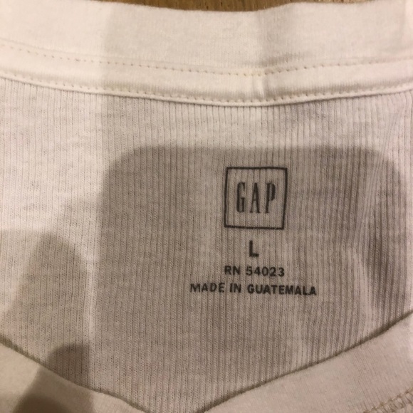 White button tee - Picture 2 of 3